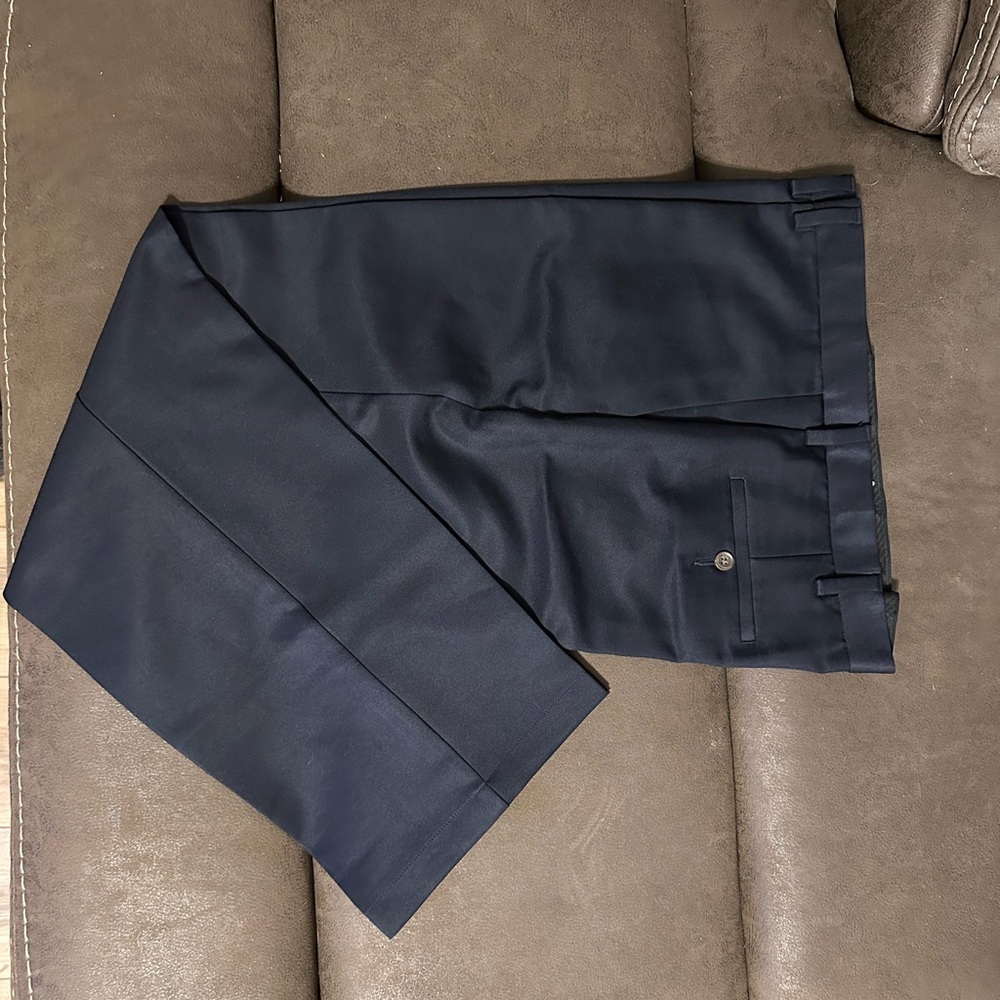 Hagger Cool 18 Dress Pants size 40x30 color blue